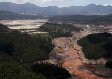 AFTER FAILURE Fundão Tailings Dam